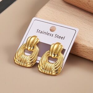 Gold Stainless Steel Sculpted Link Earrings - Unbranded